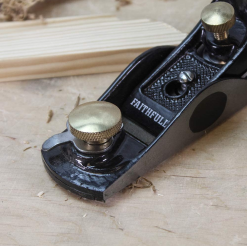 FAITHFULL - Lot Composé D'un Rabot N°4 Et D'un Rabot 60 1/2 -Outils Maison Magasin FAITHFULL Lot compose d un rabot N 4 et d un rabot 6 5