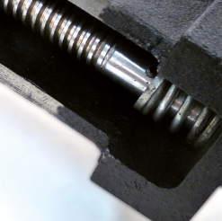 PEUGEOT - EBT125 Etau D'établi Pivotant 125 Mm 13 PEUGEOT - EBT125 Etau D'établi Pivotant 125 Mm -Outils Maison Magasin PEUGEOT Etau d etabli pivotant EBT 125 100705 3