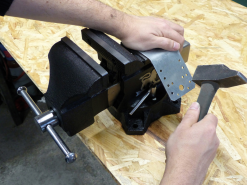 PEUGEOT - EBT150 Etau D'établi Pivotant 150 Mm 11 PEUGEOT - EBT150 Etau D'établi Pivotant 150 Mm -Outils Maison Magasin PEUGEOT Etau d etabli pivotant EBT 150 100710 1